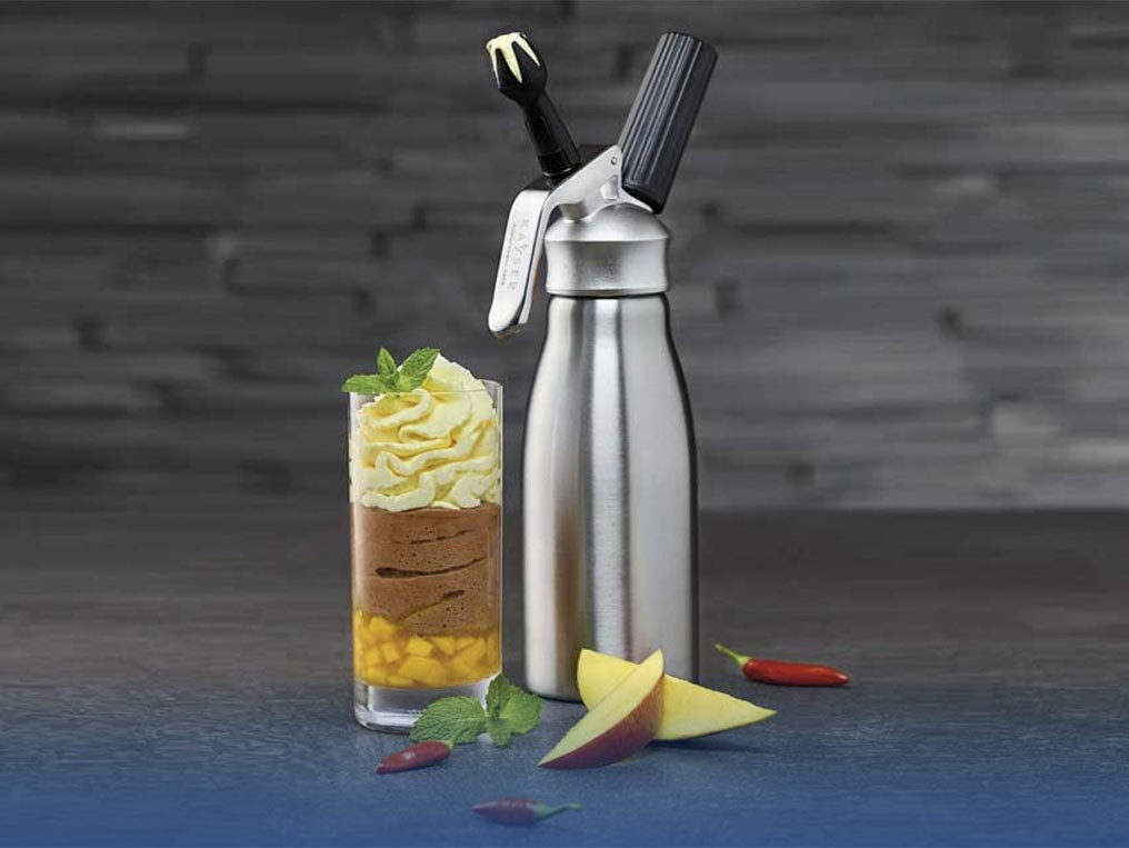 Šlehačkové láhve